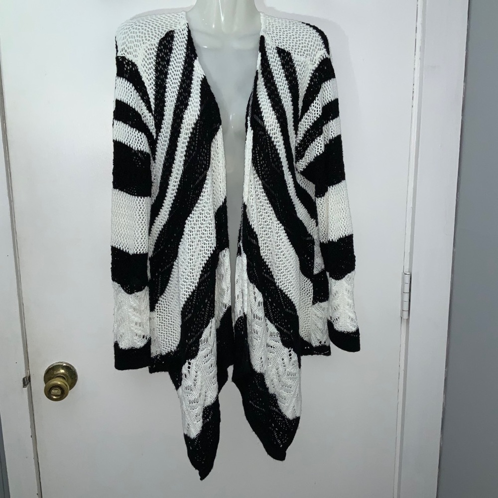 KATIE TODD B&W STRIPE SHRUG CARDIGAN SZ S